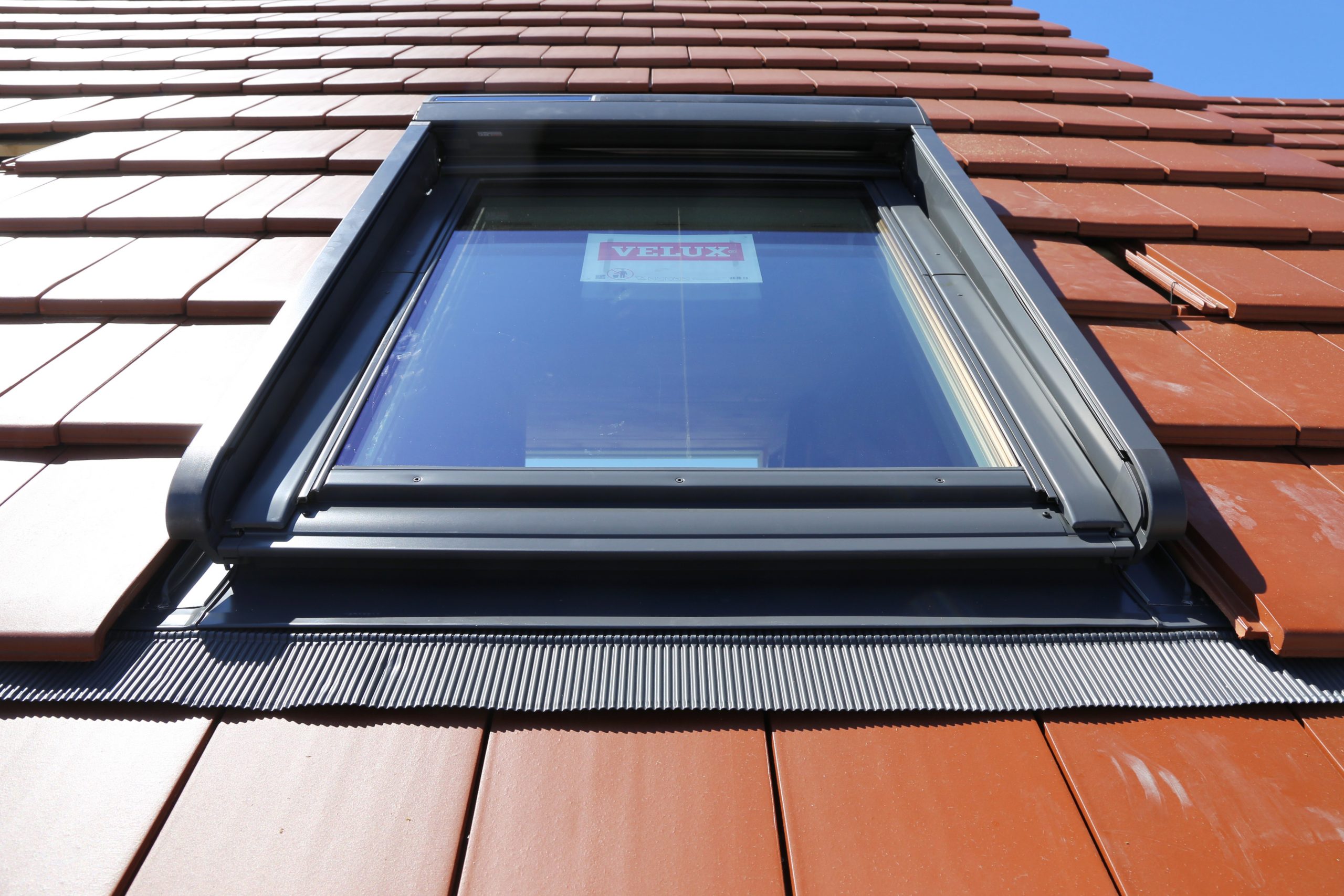 Pose De Fenêtre De Toit